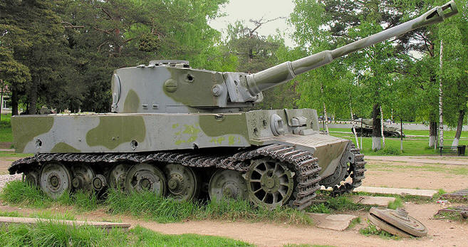 Тигр, подбитый 22 сентября 1942 года советскими артиллеристами в районе Мги
