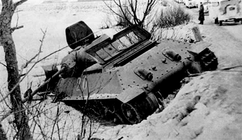 T-34-57 подбитый у деревни Трояново